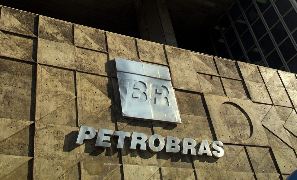 Petrobras vendera quatro refinarias