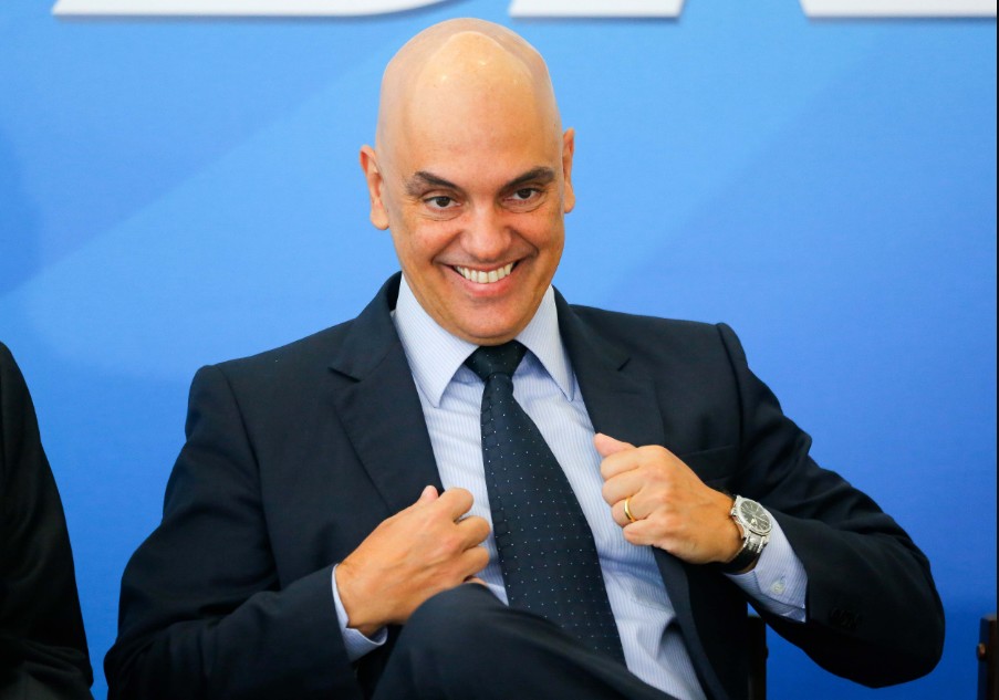 alexandre de moraes rindo dos brasileiros foto sergio lima poder 360